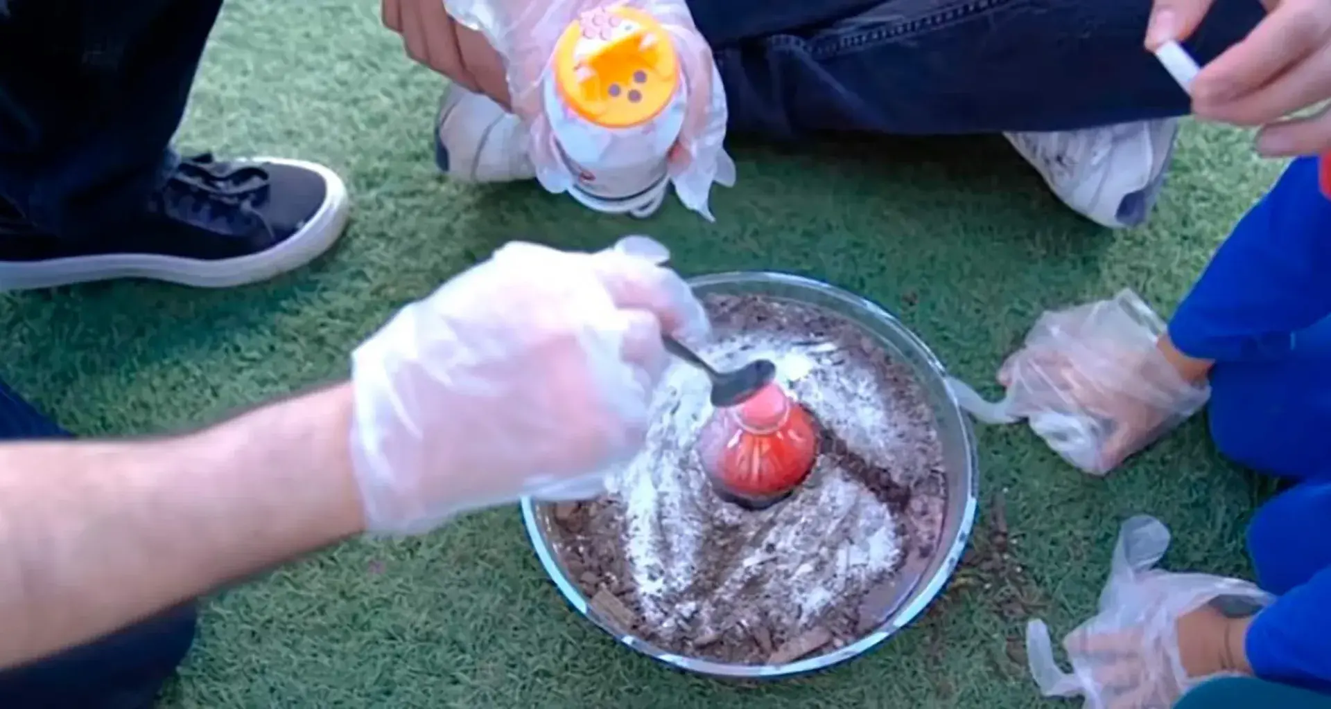 Education for life iniciativa de profesor y estudiantes del Tec Guadalajara para enseñar ciencia a niños de casa hogar.