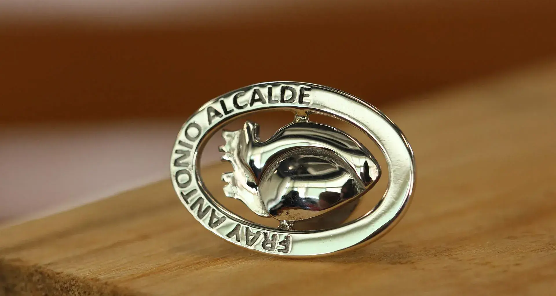 Diseño joyería colección de alumnos del Tec Guadalajara en honor de Fray Antonio Alcalde.