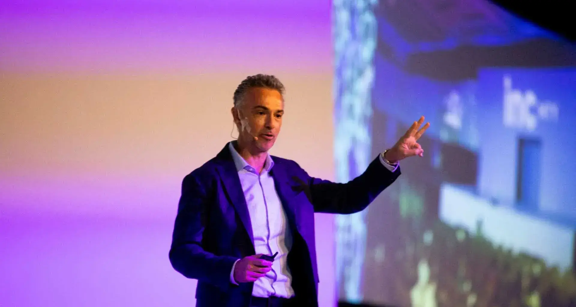  Alejandro Preinfalk, durante INCmty, explicó el concepto de empresa digital