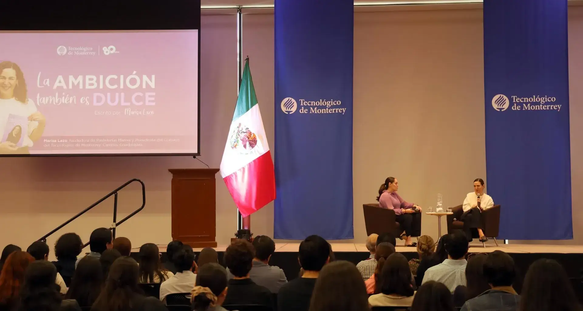 Marisa Lazo consejos para emprendedoras, en charla en el Tec Guadalajara, como presentación de su libro La ambición también es dulce.