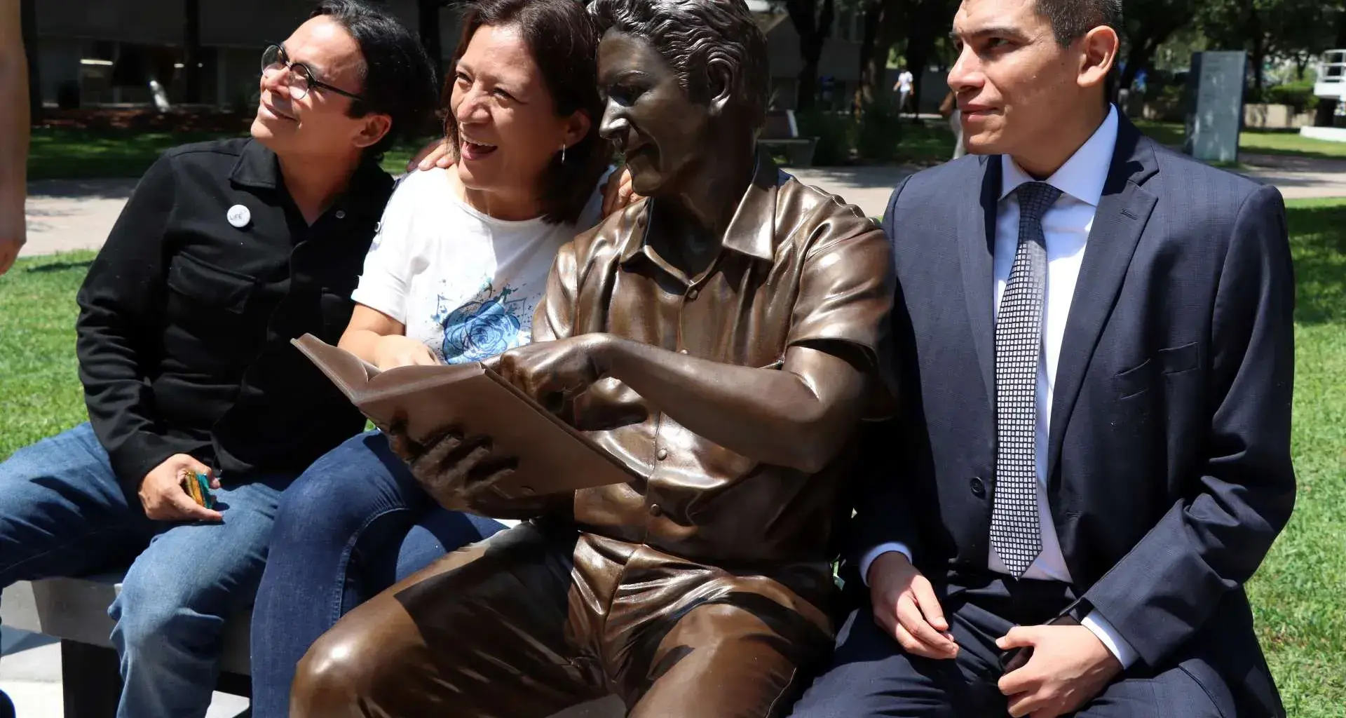 Estatuas de profesores del Tec de Monterrey