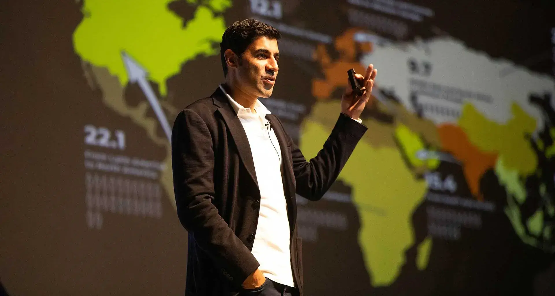 El estratega global y especialista en globalización, Parag Khanna se presentó en el Tec de Monterrey.