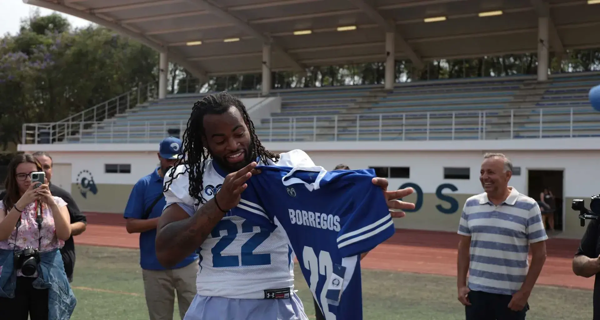 Jugador de NFL, de Pittsburgh Steelers, visita el Tec Guadalajara.