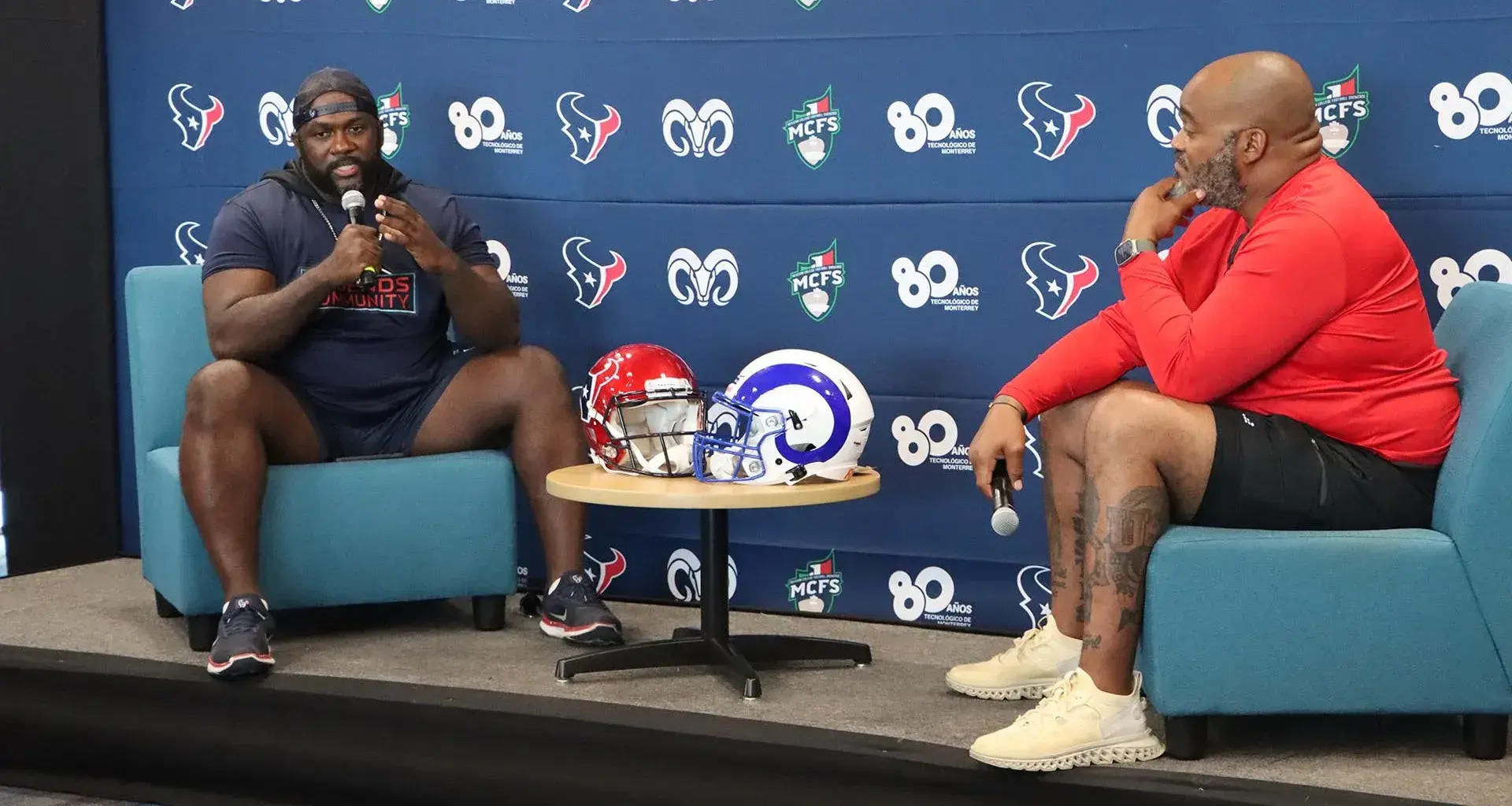 ¡Toros y Borregos! Dialogan exjugadores de NFL con alumnos