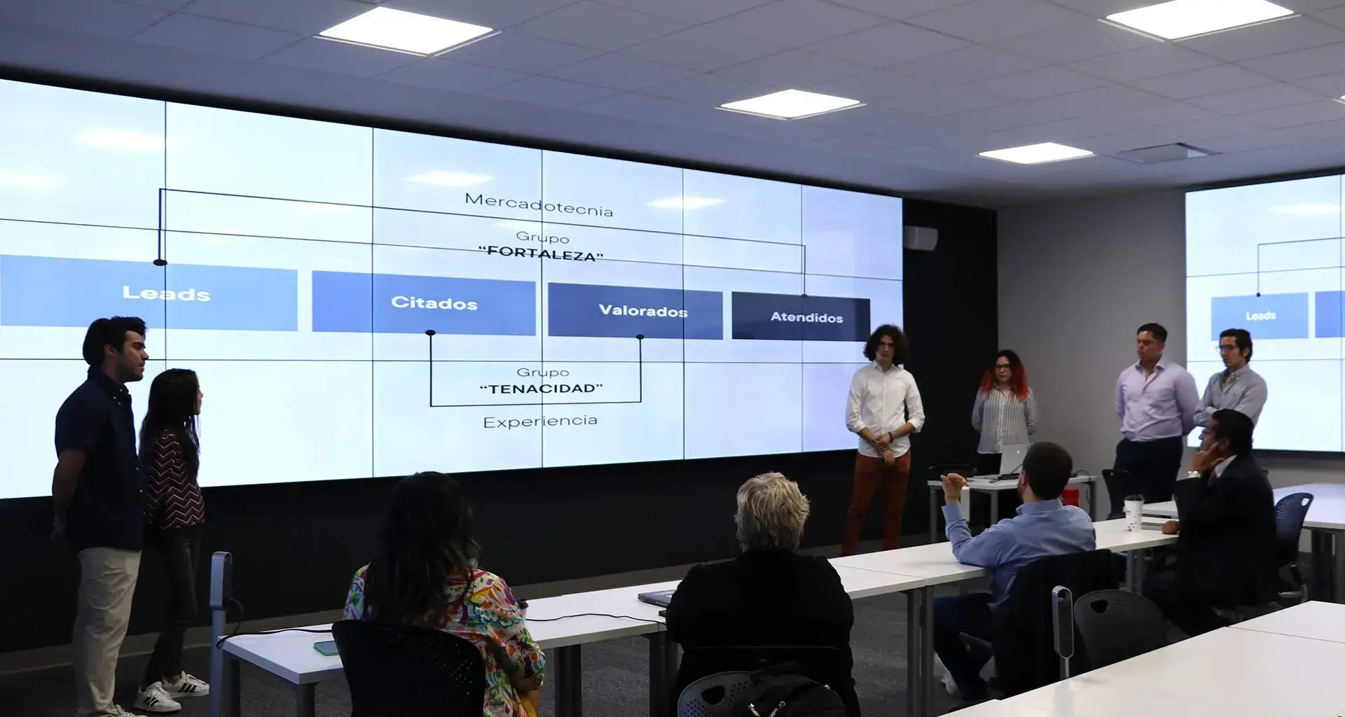 Techcities proyecto de labor social con el que estudiantes asesoran a empresa de prótesis.