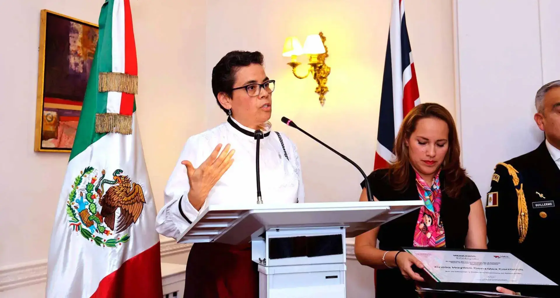 Doctora Zinnia González