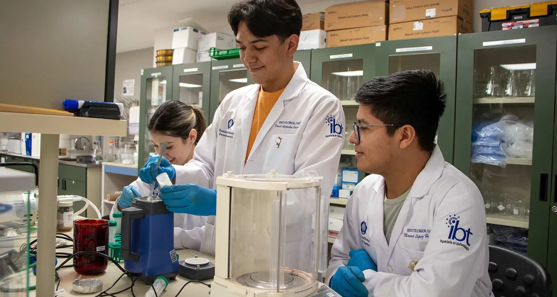 Investigación postbióticos microorganismos contra obesidad en Tec Guadalajara.