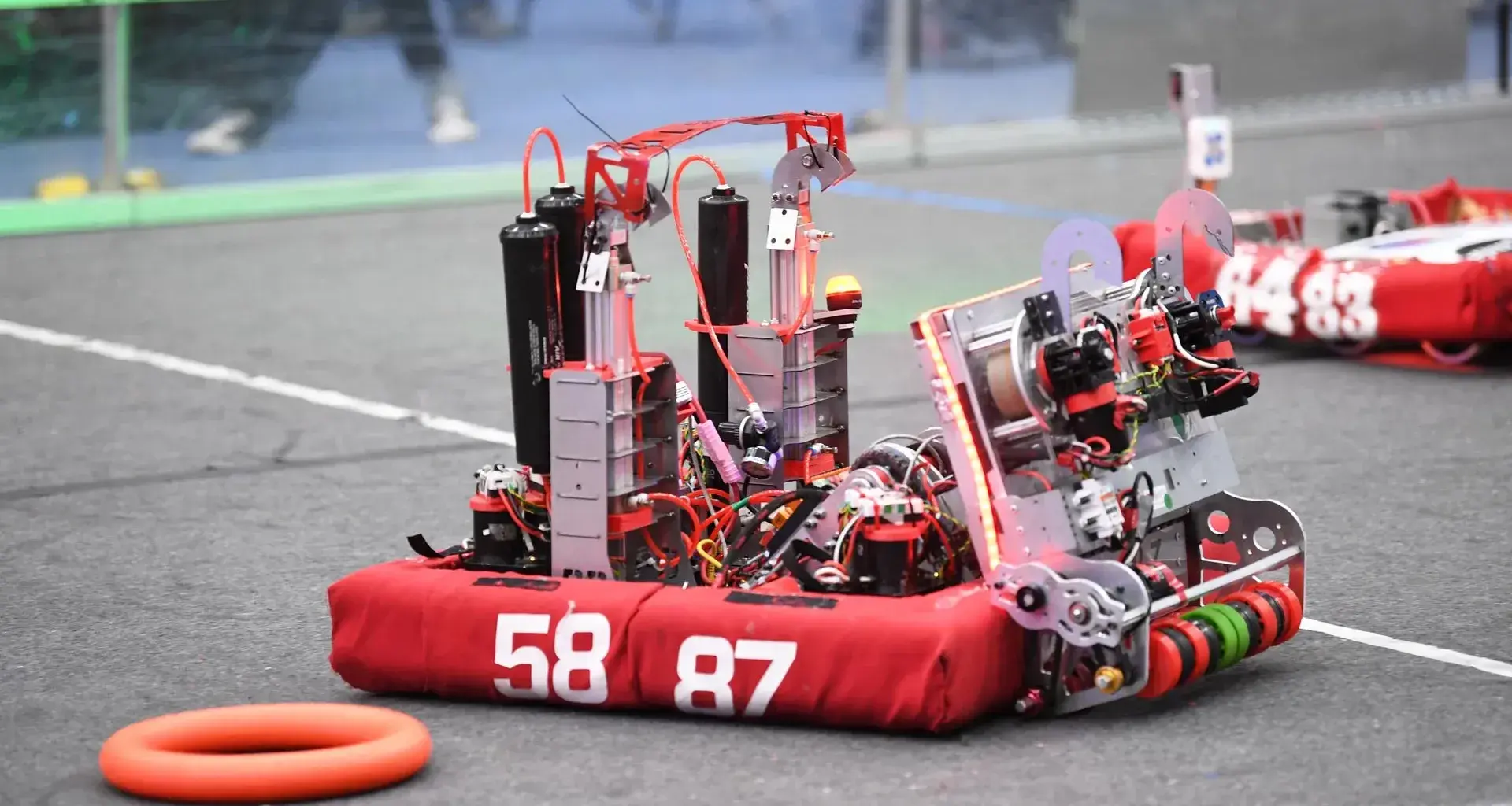 Robot durante competencia de FIRST Robotics Competition 2024.