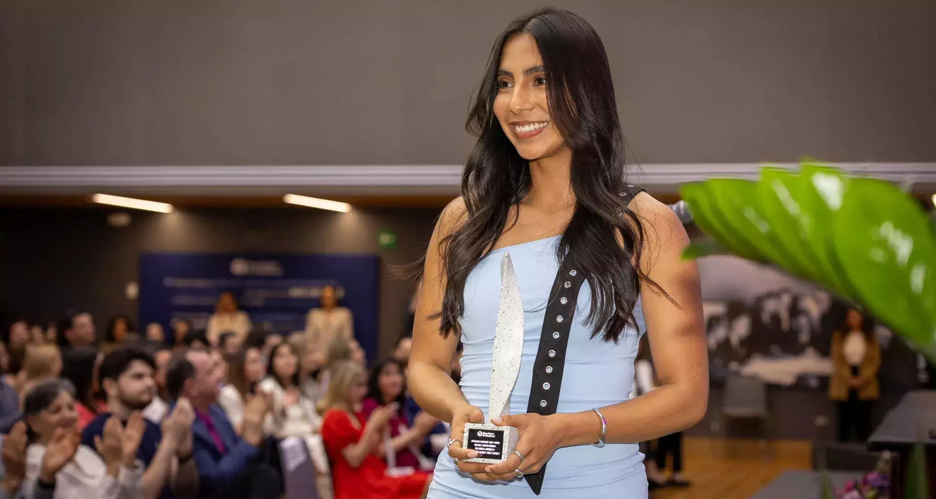 Impulsa al deporte femenino: Diana Flores gana Premio Mujer Tec 2025 