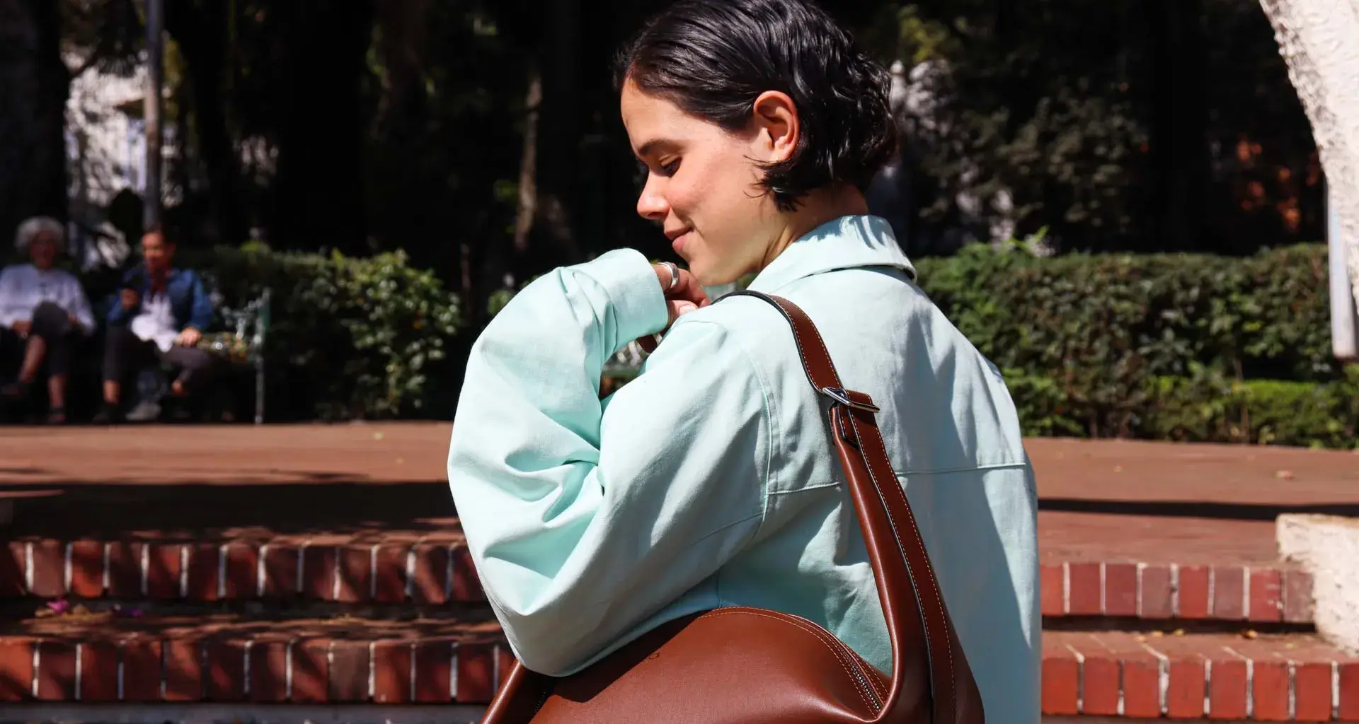 Mexicana transforma piel de nopal en moda sostenible