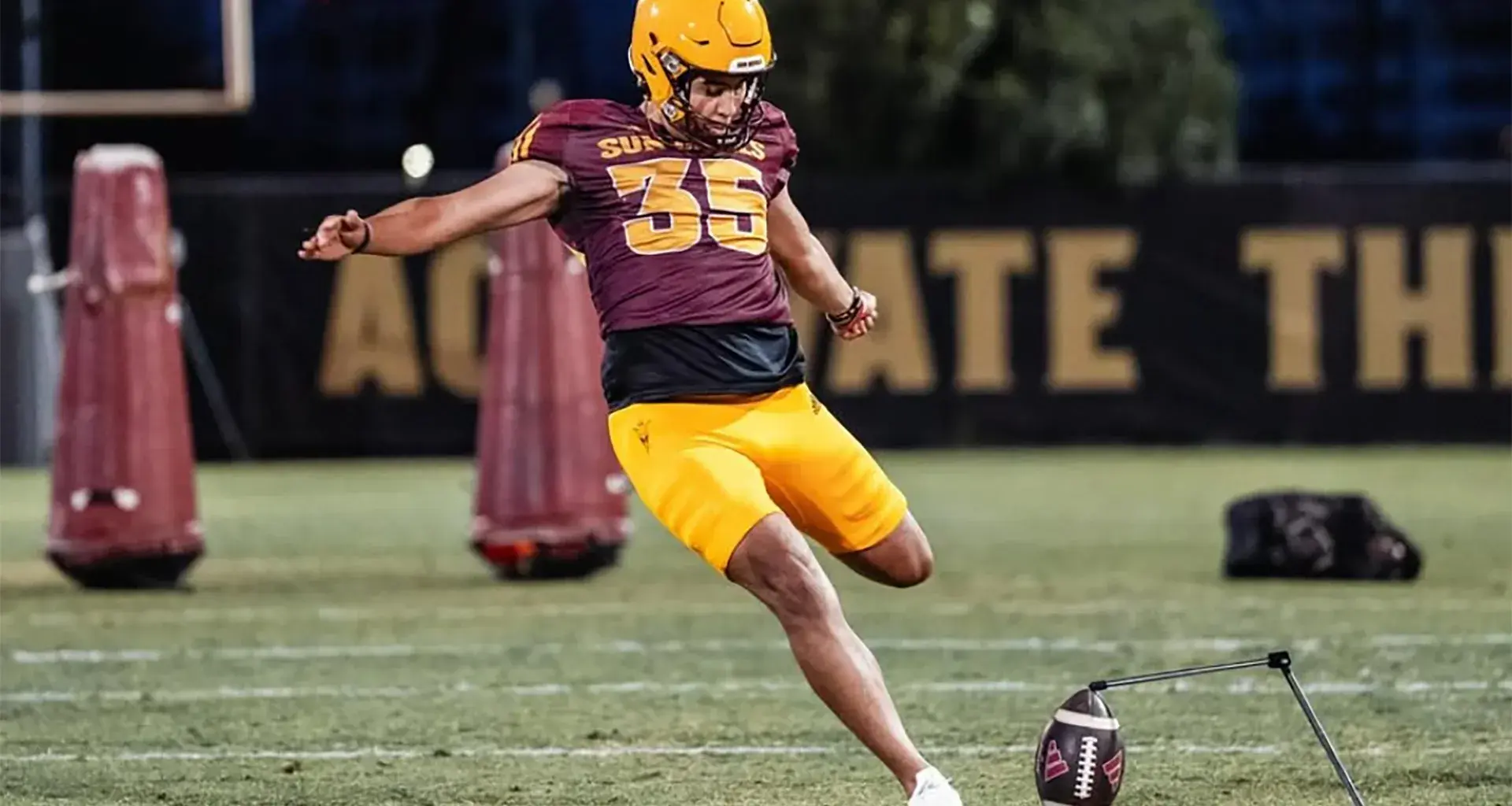Mexican kicker Jesús Gómez aims for 2026 NFL Draft