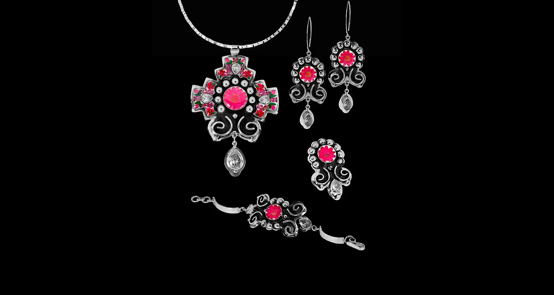 Jewelry that tells Mexico’s story: Tec designer dazzles in Hong Kong