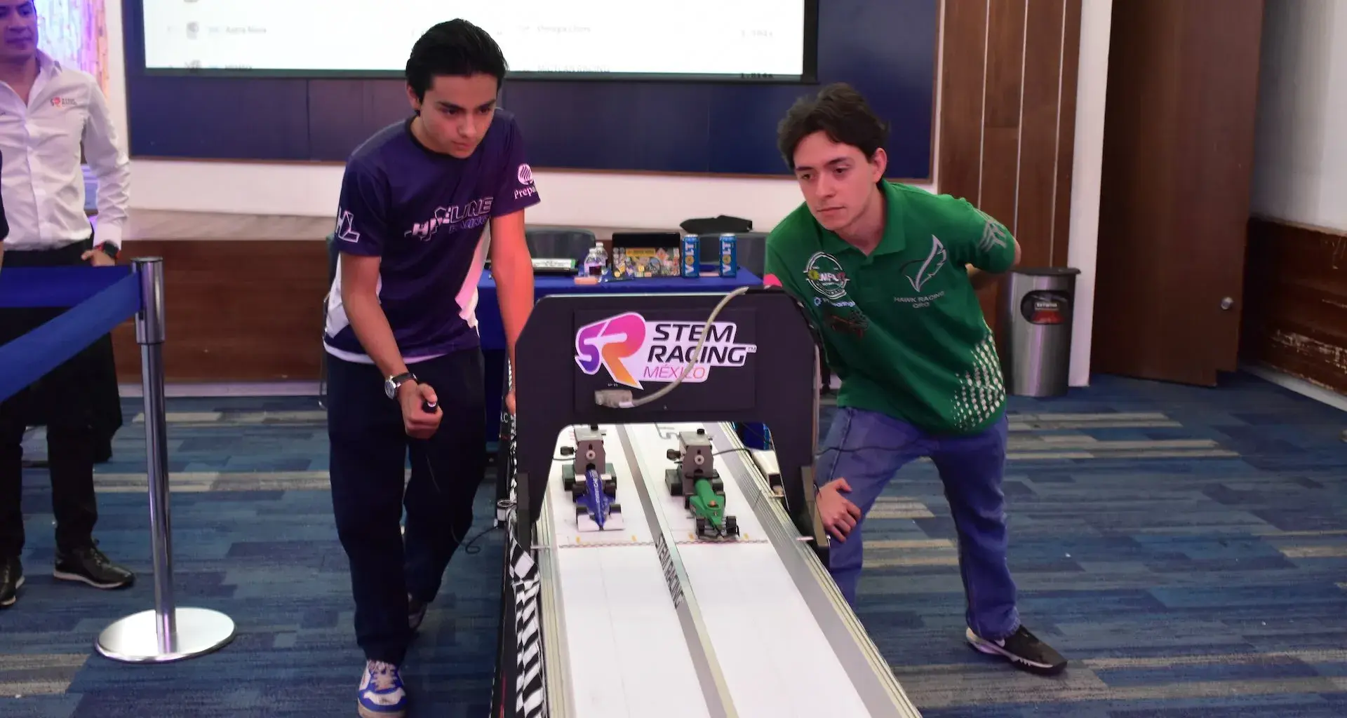 Hiveline Racing, escudería de PrepaTec Querétaro, clasificó a la final nacional de STEM Racing México en su debut, tras lograr uno de los mejores tiempos de la competencia regional.