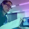 Ana Rebeca estudiando 