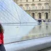 Karen en el Louvre de París. 