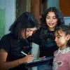 Niñas de escuelas públicas participaron en talleres STEAM organizados por EmpowerShe en el campus Puebla como parte de un curso de verano