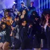 jovenes bailando 