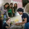 Montaje de fotos que muestran a alumnos en distintas actividades escolares.