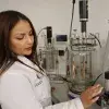 Karina Coronado investiga la trasnformación de insumos sostenible y fue reconocida con el Premio Mujer Tec 2026.