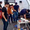Estudiantes de Ingeniería Mecatrónica del Tec campus Chihuahua construyen un invernadero automatizado en una comunidad de la capital chiuahuense.