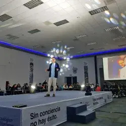 Embajador Tec en presentación