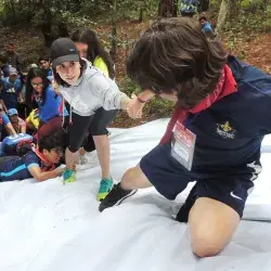 Actividad de liderazgo en el campamento