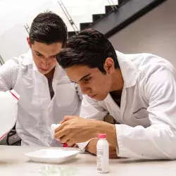 Alumnos crean bioplástico a base de tapioca
