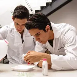 Alumnos crean bioplástico a base de tapioca