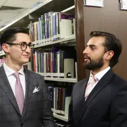 Estudiantes ganadores de premio cofece