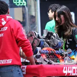 Equipo de robótica 4403 ROULT PrepaTec Laguna en competencia llevando el robot que los clasificó al mundial de FIRST 2024