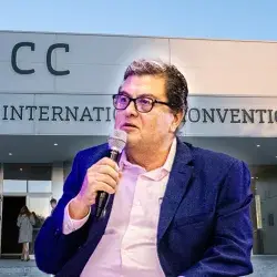 Profesor del Tec de Monterrey en el Sevilla International Convention Center para exponer investigación
