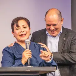 Profesora del Tec de Monterrey campus Laguna recibe reconocimiento en el Día de las y los Profesores