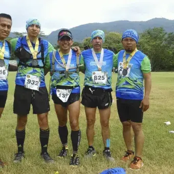 Bernabé con sus compañeros de trail