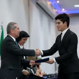 Entrega de reconocimientos a nuestros alumnos y profesores 
