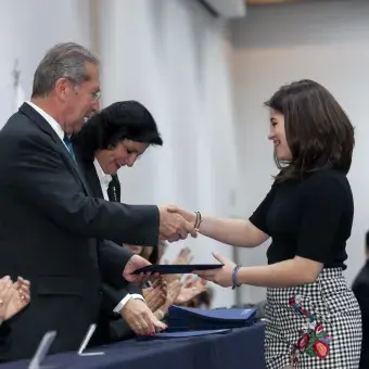 Entrega de reconocimientos a nuestros alumnos y profesores 