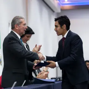 Entrega de reconocimientos a nuestros alumnos y profesores 