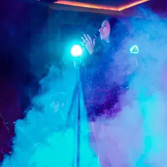 Alumna participando en el festival de la canción 2018 