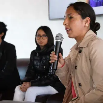 Entregan Beca “César Sánchez Lozano”