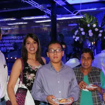 Los colaboradores disfrutaron junto con su familia, un grato momento durante la ceremonia de lealtad.