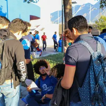 Arriban al campus de PREPATEC Santa Catarina.
