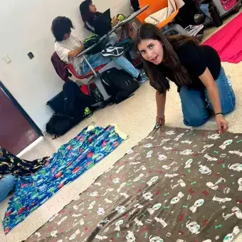 Cobijatón, labor social en PrepaTec Santa Anita. 