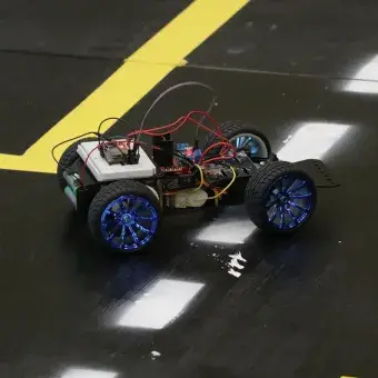 Vehículo en la pista.