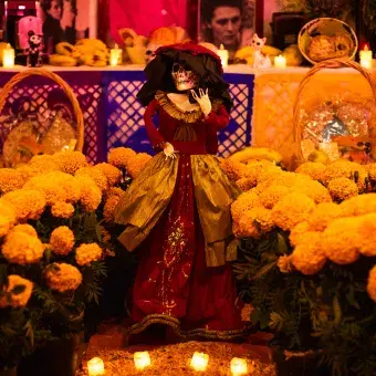 Presentación de altares de Día de Muertos.