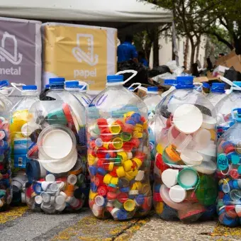 Vecinos de distritotec acudieron a reciclar.