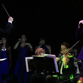 En una noche llena de música y memoria, el Tec celebró 50 años de presencia universitaria en la Ciudad de México en el Lunario del Auditorio Nacional.